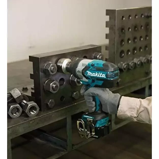 Makita DTW1002Z Akumuliatorinis smūginis veržliasukis (18V Li-ion Be akumuliatorių ir kroviklio)