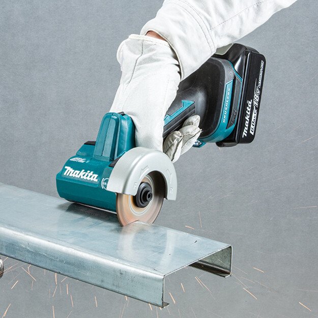 Makita DMC300Z Akumuliatorinis diskinis pjaustytuvas (18V be akumuliatorių ir kroviklio)