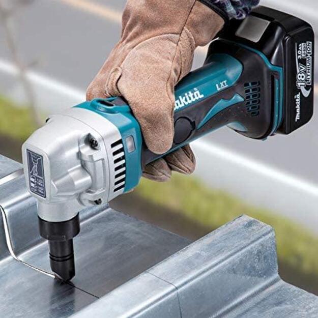 Makita DJN161Z Akumuliatorinės skardos žirklės (18v Be akumuliatorių ir kroviklio)